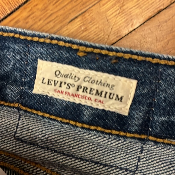 Levi's Classic Blue Denim Shorts - Picture 4 of 8